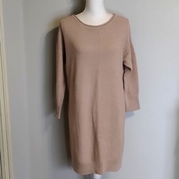 intimissimi Dresses & Skirts - INTIMISSIMI Sweater Dress Knit Size Large zip back beige tan crochet
